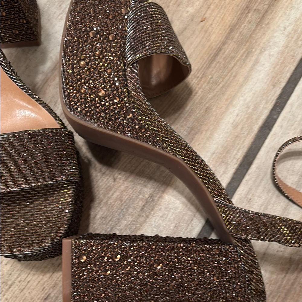 Jessica Simpson Brown Platform Heels with Metallic Sheen - Picture 4 of 9